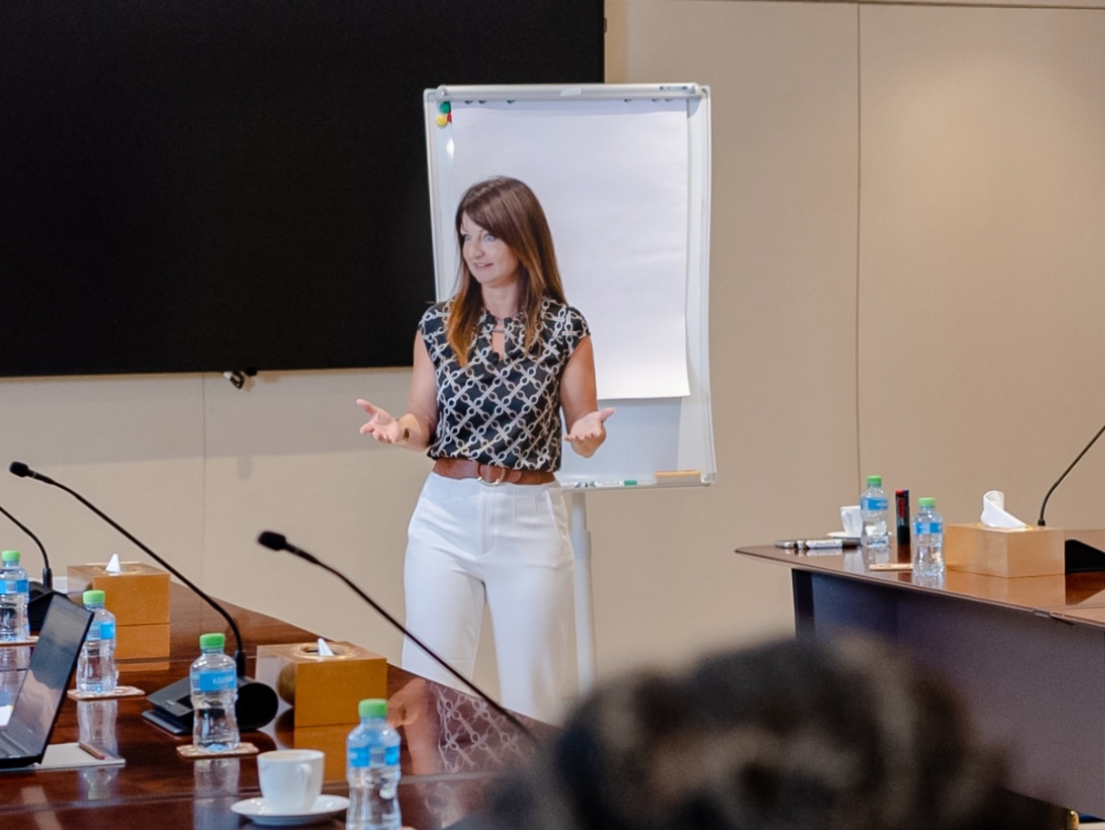 Ulrike Seminati leading a leadership communication session